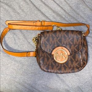 Micheal Kors purse
